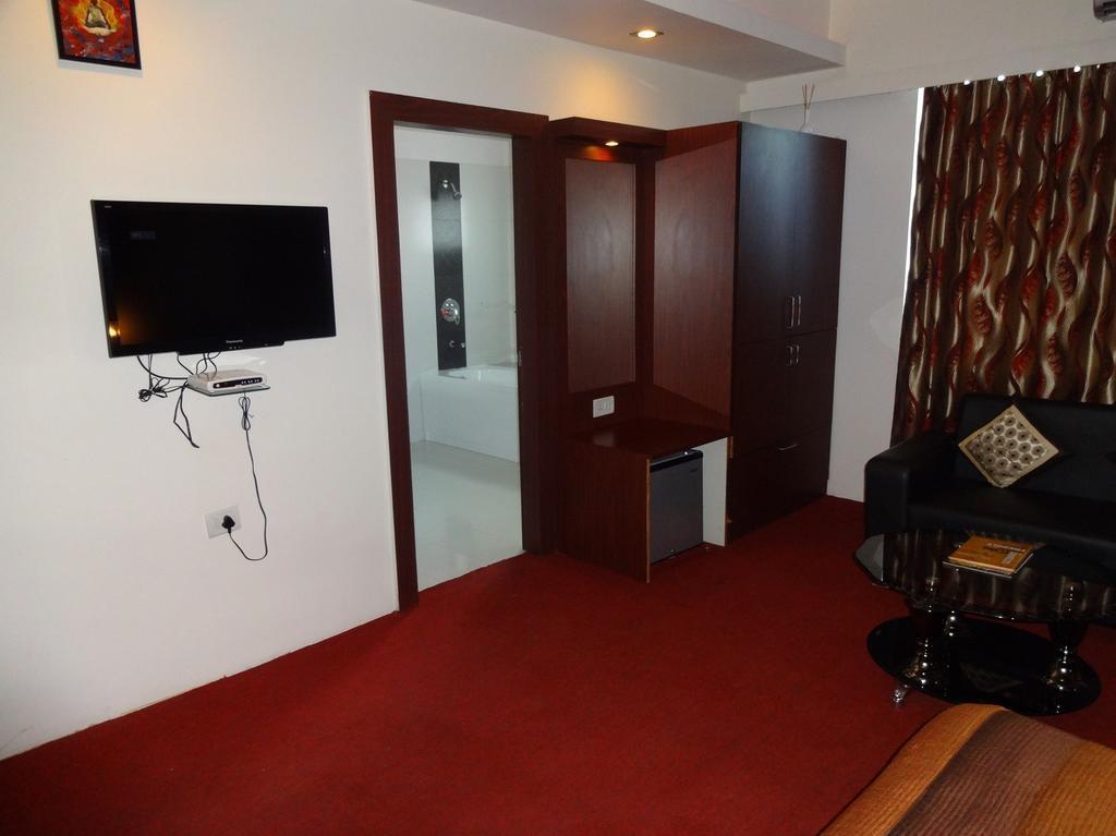Hotel Avn Grand Ranchi Exteriör bild