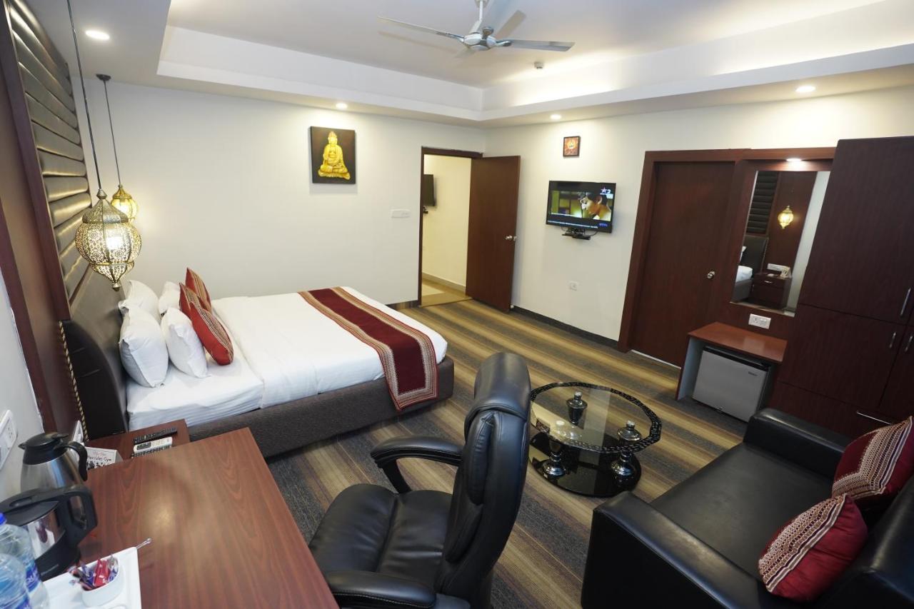 Hotel Avn Grand Ranchi Exteriör bild