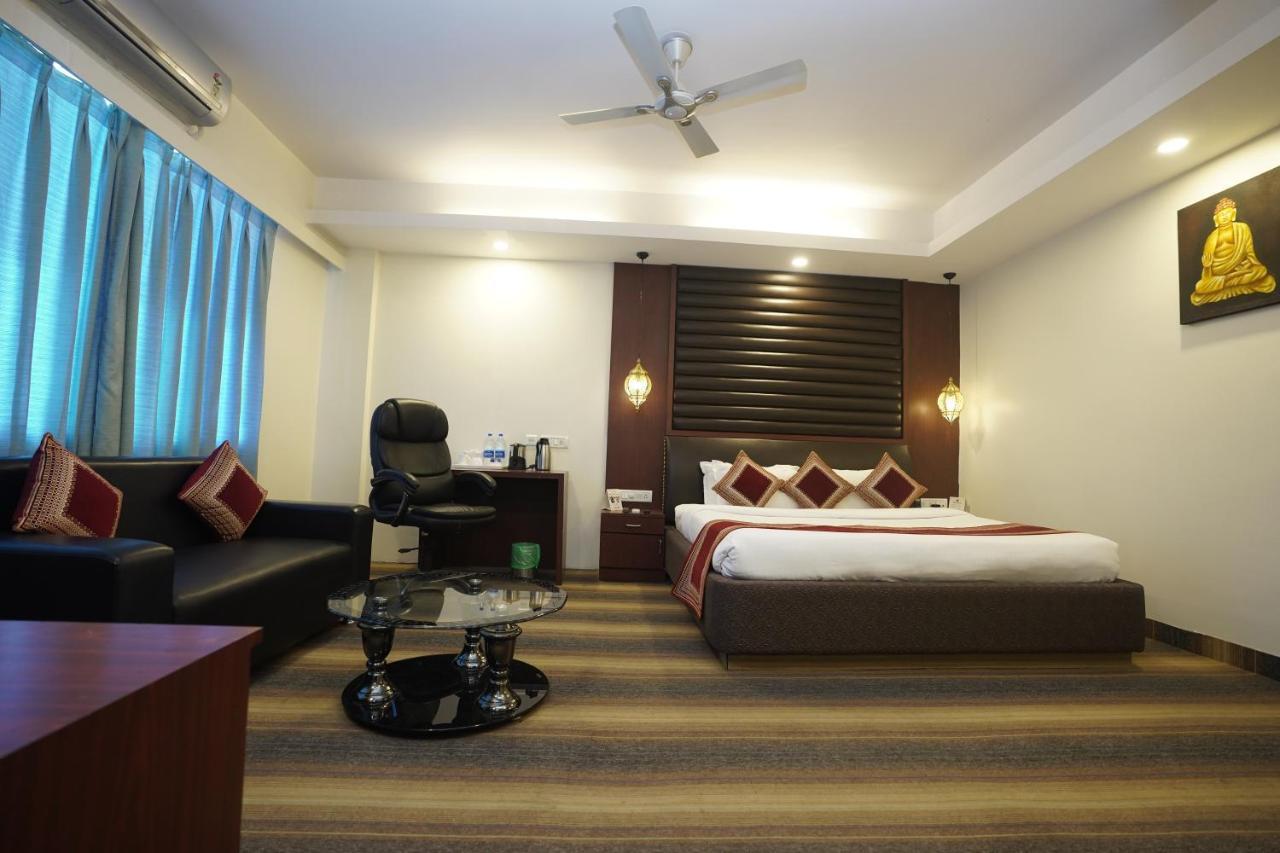Hotel Avn Grand Ranchi Exteriör bild